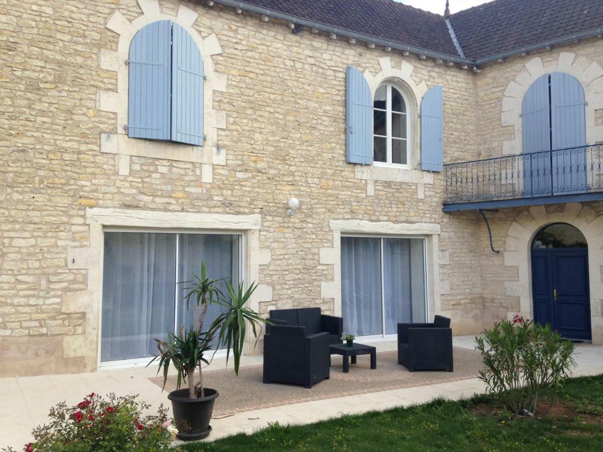 Les Clos Bleus Neuville-du-Poitou 外观 照片